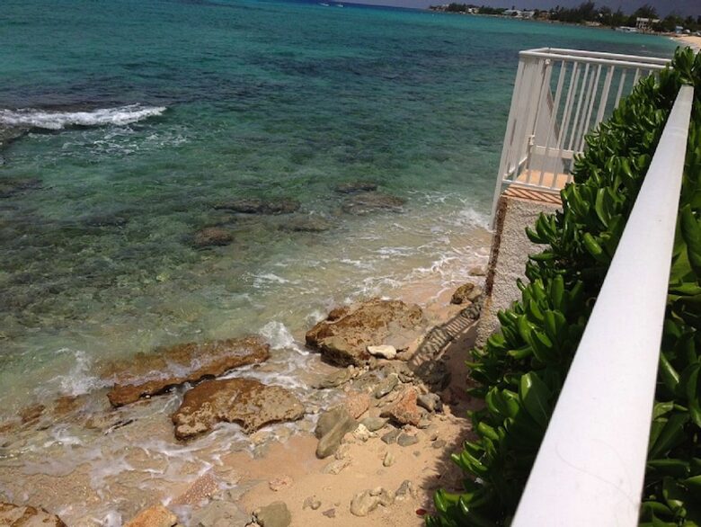 Boggy Sand Villa - West Bay, Cayman Islands