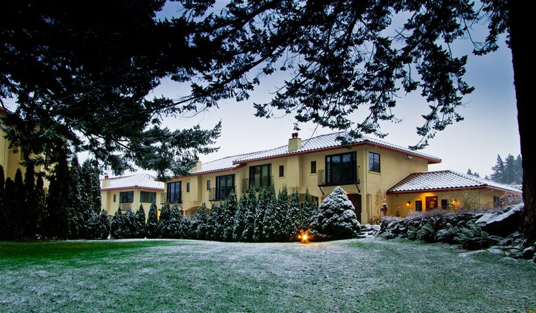 Columbia Cliff Villas - 2 Bedroom Pinnacle Suite - Hood River, Oregon