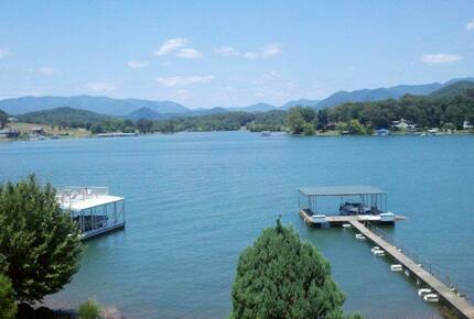 Tranquil Mountain Lake Home with Breathtaking Views - Hiawassee, Georgia