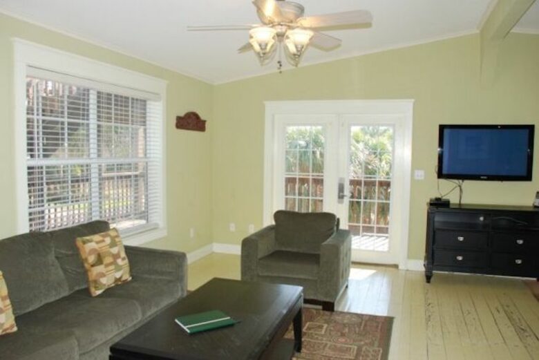 Coconut Grove - Frangista Beach - Destin, Florida