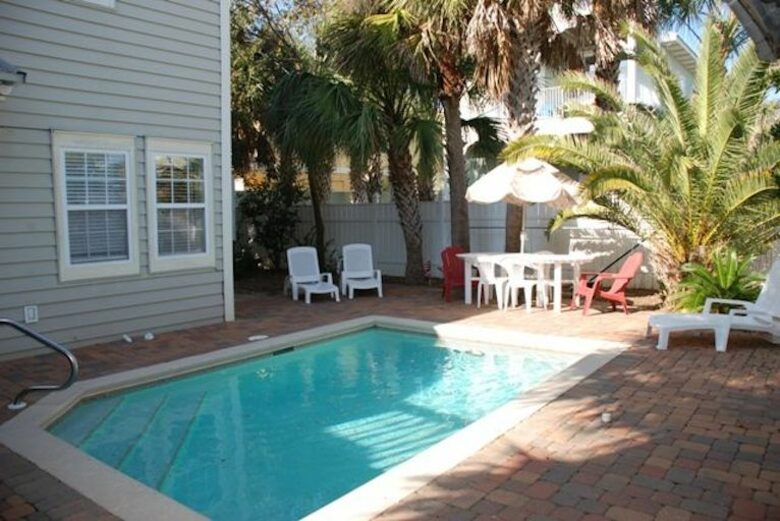 Coconut Grove - Frangista Beach - Destin, Florida