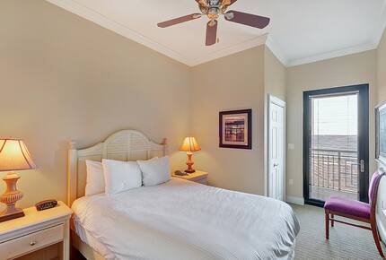 Emerald Grande at HarborWalk Village - 3 Bedroom Corner - Destin, Florida