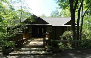 Mountain Laurel Cottage - Cleveland, South Carolina