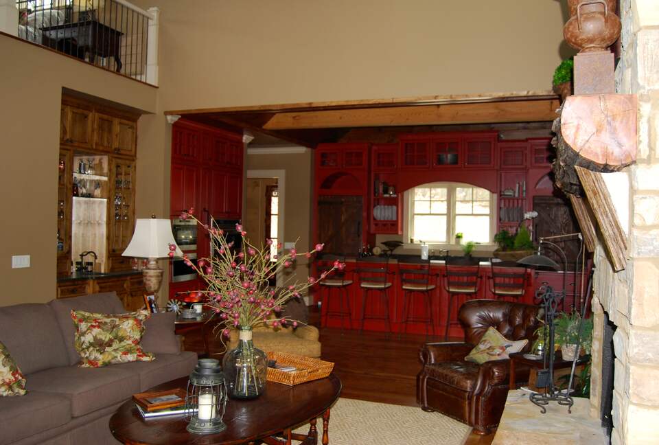 Rustic Retreat on Lake Keowee - Salem, South Carolina