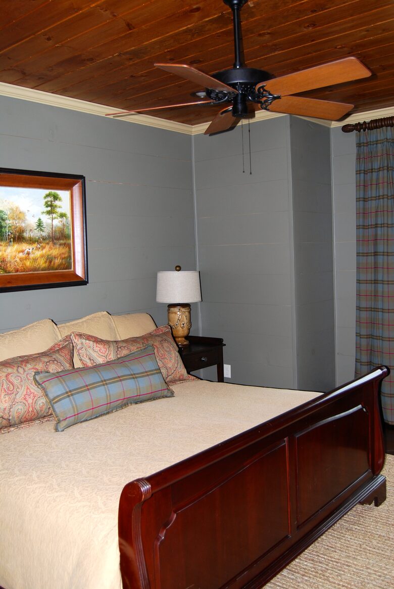 Rustic Retreat on Lake Keowee - Salem, South Carolina