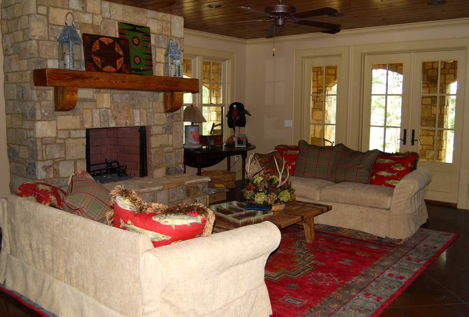 Rustic Retreat on Lake Keowee - Salem, South Carolina