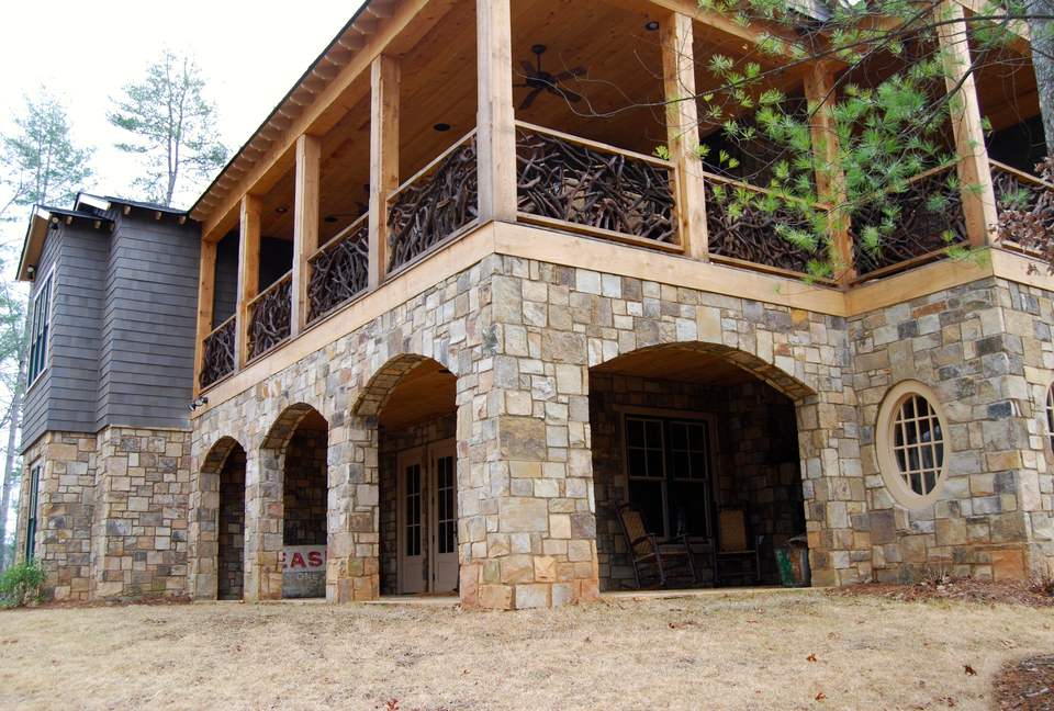 Rustic Retreat on Lake Keowee - Salem, South Carolina