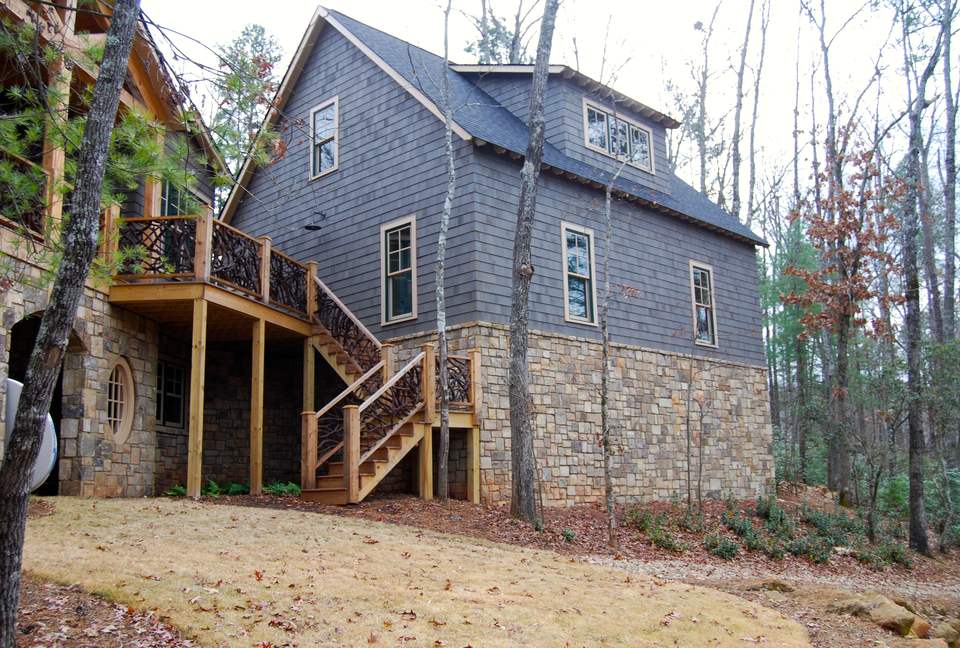 Rustic Retreat on Lake Keowee - Salem, South Carolina