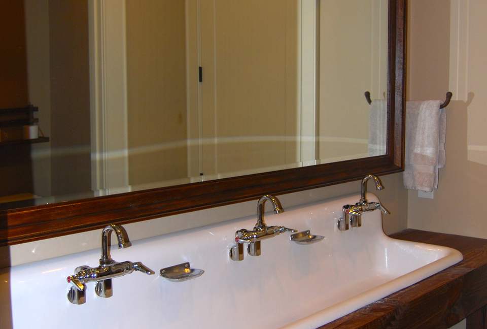 Rustic Retreat on Lake Keowee - Salem, South Carolina