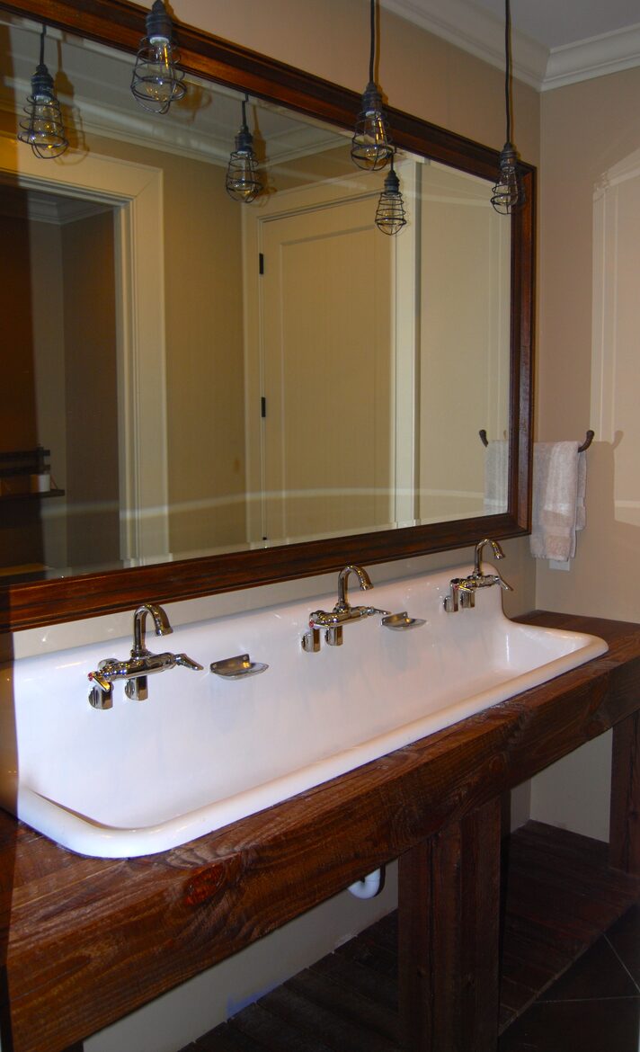 Rustic Retreat on Lake Keowee - Salem, South Carolina