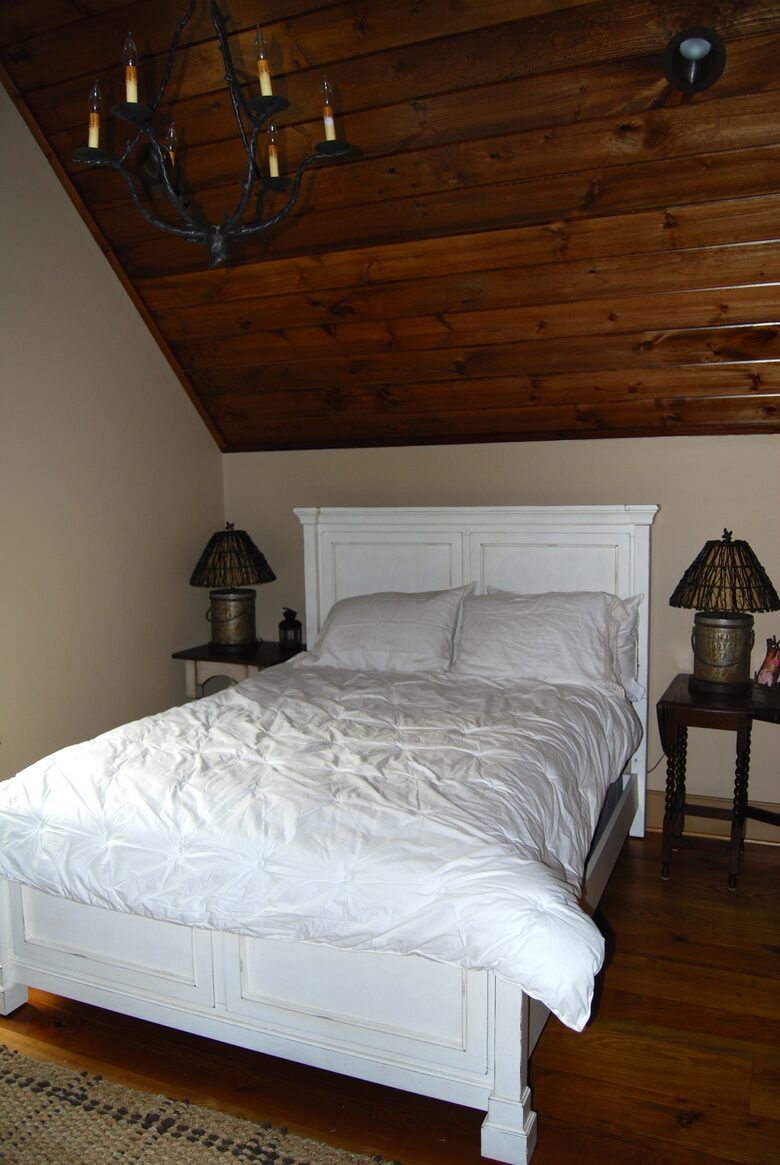 Rustic Retreat on Lake Keowee - Salem, South Carolina