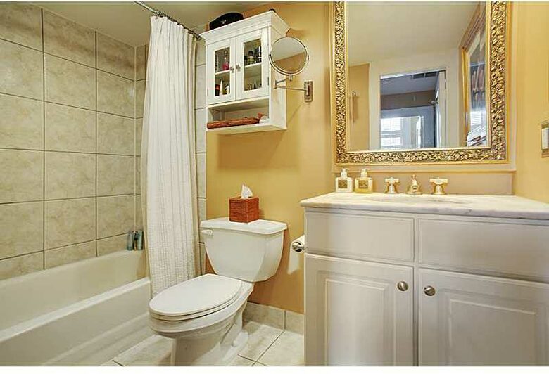 "Vieux Carre" French Quarter Flat with Private Courtyard - New Orleans, Louisiana