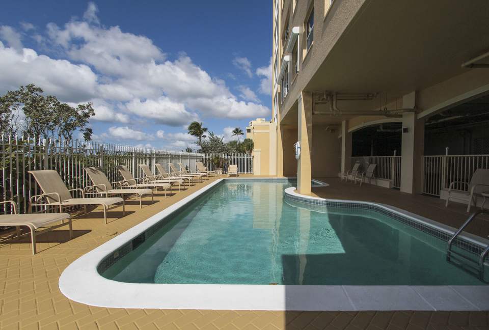 Sea Chase Naples Oceanfront Getaway - Naples, Florida