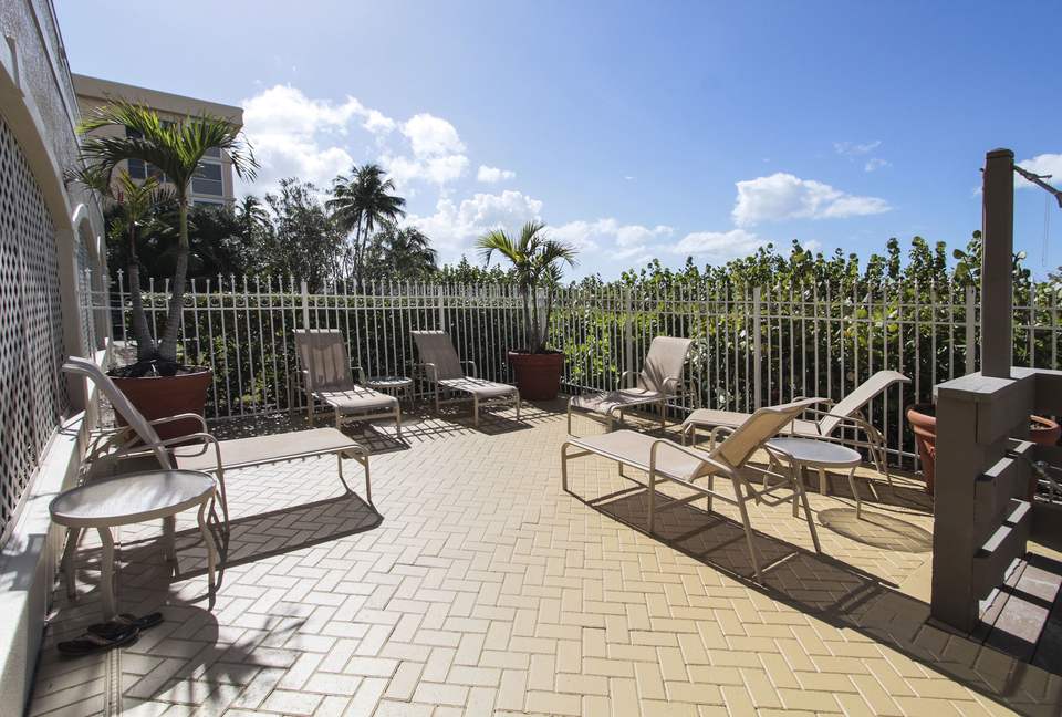 Sea Chase Naples Oceanfront Getaway - Naples, Florida