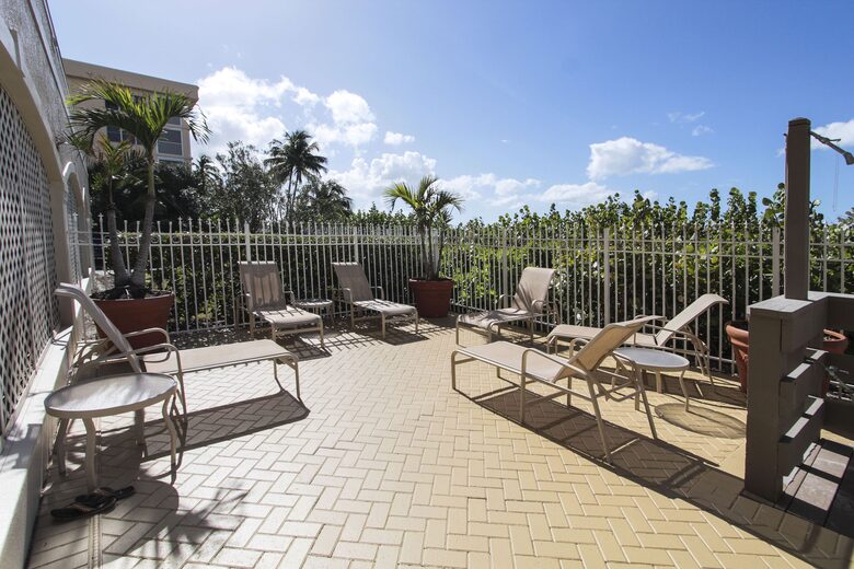 Sea Chase Naples Oceanfront Getaway - Naples, Florida