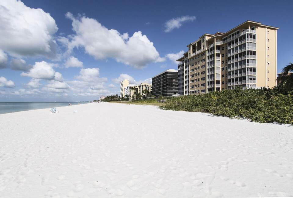 Sea Chase Naples Oceanfront Getaway - Naples, Florida