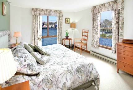 Waterscape Views in the Kennebunks - Kennebunk, Maine