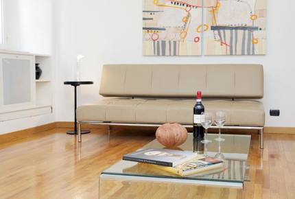 The Spanish Steps Apartment on Via della Mercede - Rome, Italy