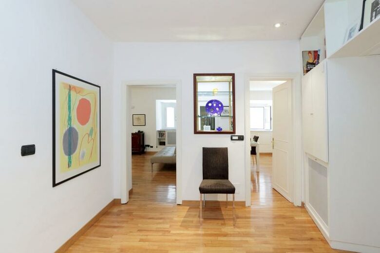 The Spanish Steps Apartment on Via della Mercede - Rome, Italy