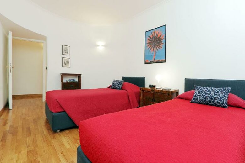 The Spanish Steps Apartment on Via della Mercede - Rome, Italy