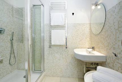 The Spanish Steps Apartment on Via della Mercede - Rome, Italy