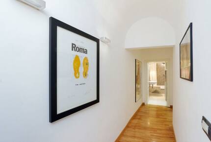 The Spanish Steps Apartment on Via della Mercede - Rome, Italy
