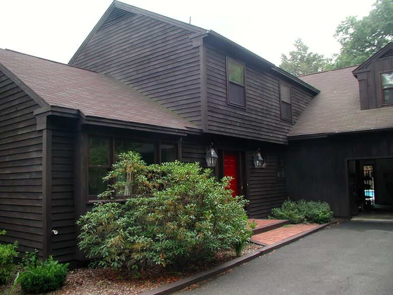 Classic Hudson Riverfront Home and Pool - Highland, New York