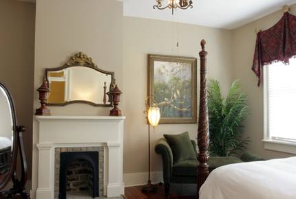 Washington Square Home - Savannah, Georgia