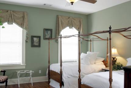 Washington Square Home - Savannah, Georgia