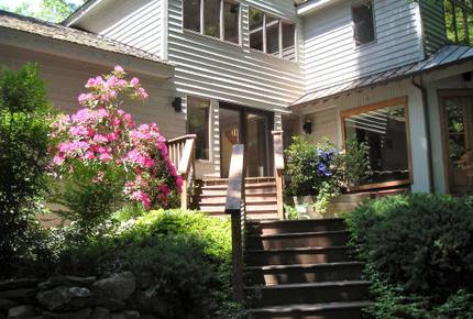 Tall Oaks Lodge, Wintergreen Resort VA - Nellysford, Virginia