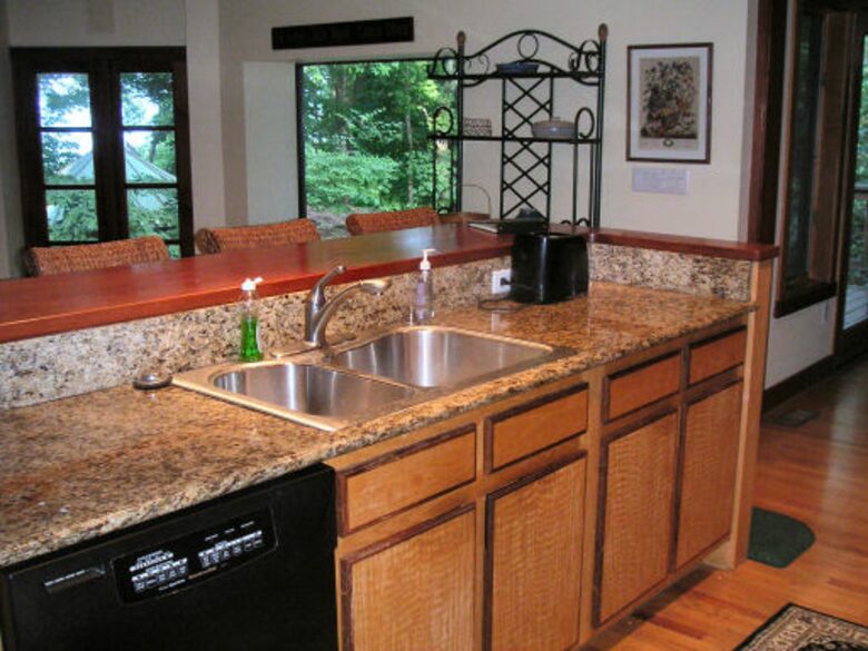 Tall Oaks Lodge, Wintergreen Resort VA - Nellysford, Virginia