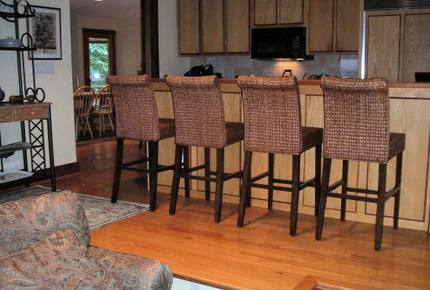 Tall Oaks Lodge, Wintergreen Resort VA - Nellysford, Virginia