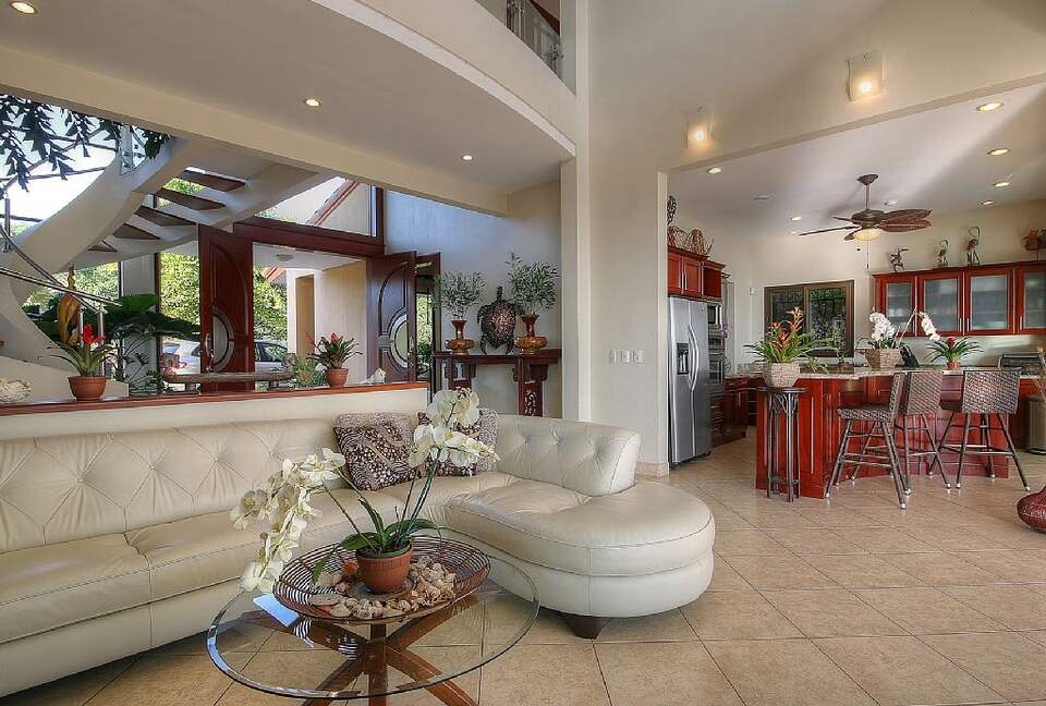 Luxury Ocean View Villa with 5 Star Personalized Service - Playa Samara, Costa Rica