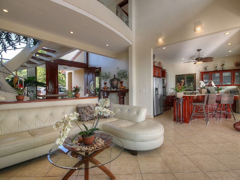 Luxury Ocean View Villa with 5 Star Personalized Service - Playa Samara, Costa Rica