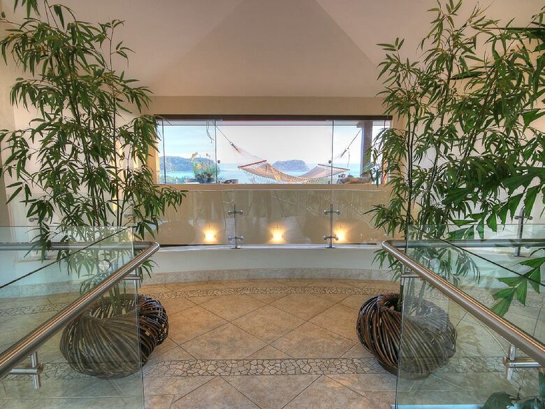 Luxury Ocean View Villa with 5 Star Personalized Service - Playa Samara, Costa Rica