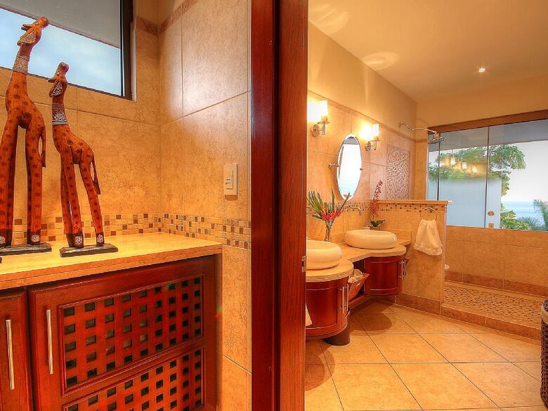 Luxury Ocean View Villa with 5 Star Personalized Service - Playa Samara, Costa Rica