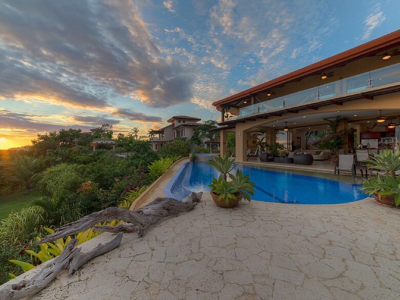 Luxury Ocean View Villa with 5 Star Personalized Service - Playa Samara, Costa Rica