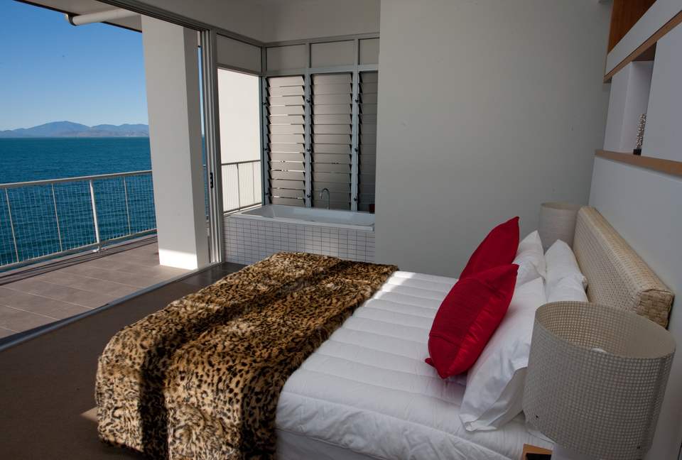 Great Barrier Reef Penthouse - Townsville, Australia