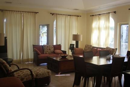 Paradise House Villa - Georgetown, Bahamas