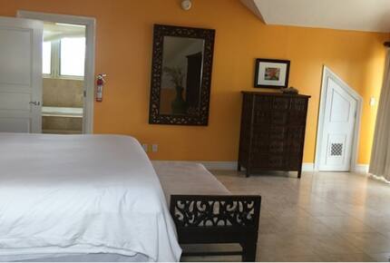 Paradise House Villa - Georgetown, Bahamas