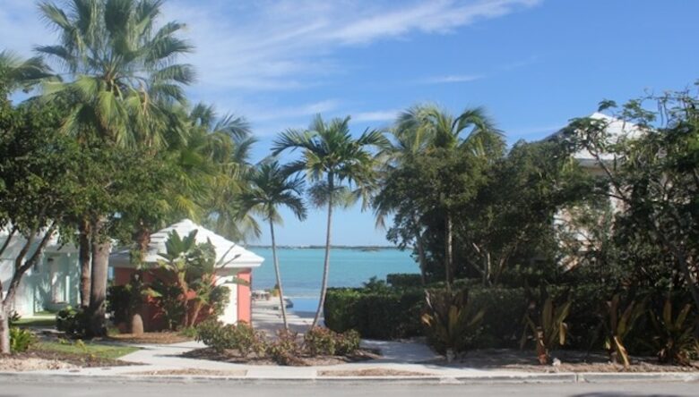 Paradise House Villa - Georgetown, Bahamas