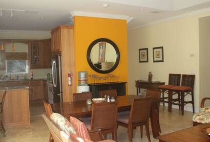 Paradise House Villa - Georgetown, Bahamas