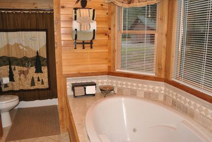 Mountain Lodge With Full Games Room! - Morganton, Georgia