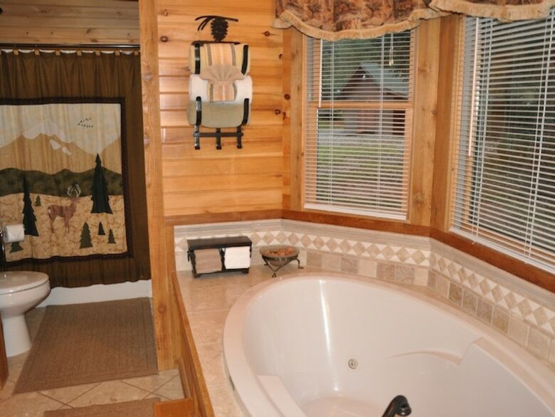 Mountain Lodge With Full Games Room! - Morganton, Georgia