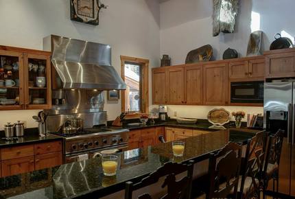 Eagle's Nest Lodge - Jackson, Wyoming