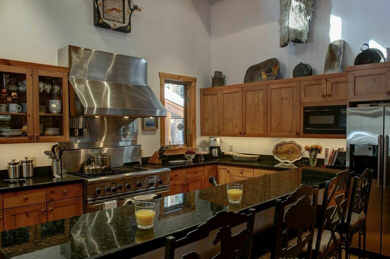 Eagle's Nest Lodge - Jackson, Wyoming