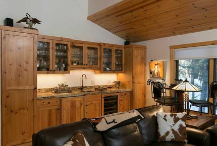 Eagle's Nest Lodge - Jackson, Wyoming