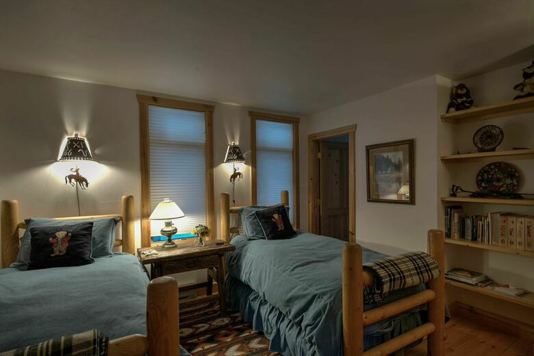 Eagle's Nest Lodge - Jackson, Wyoming