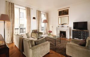 Quintess Collection - Rue Honore Chevalier - Paris, France