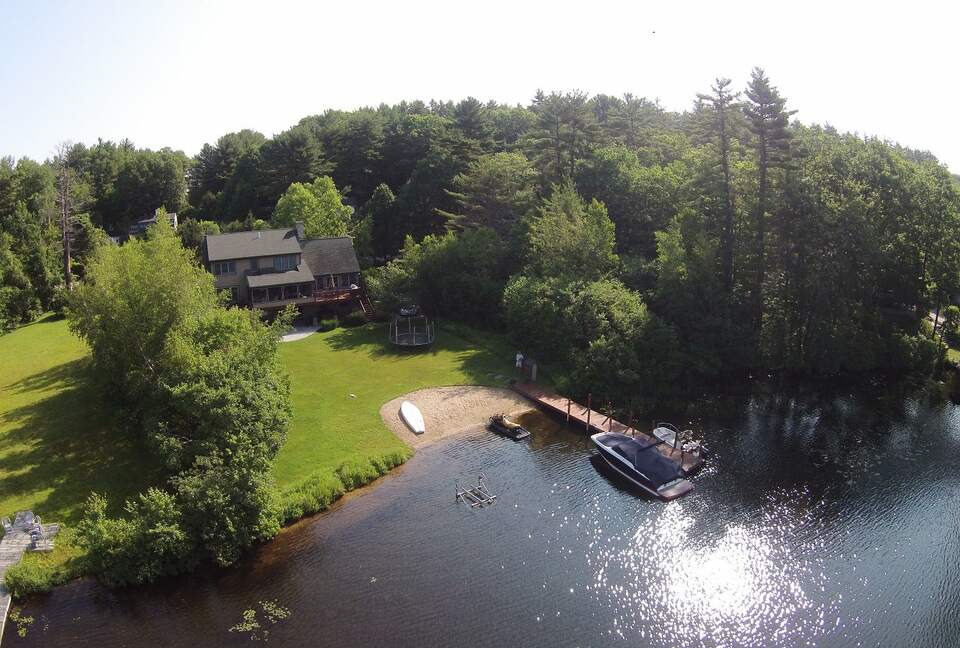 Lake Winnipesaukee Lakehouse - Tuftonboro, New Hampshire